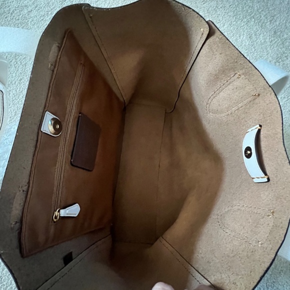 Coach Derby Tote - Picture 5 of 11